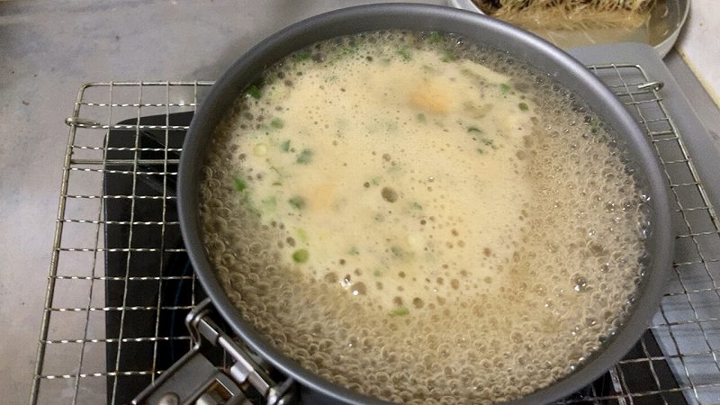 鍋に水＆スープの素３