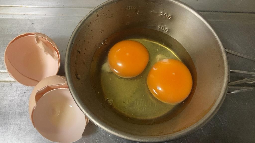 卵２個用意