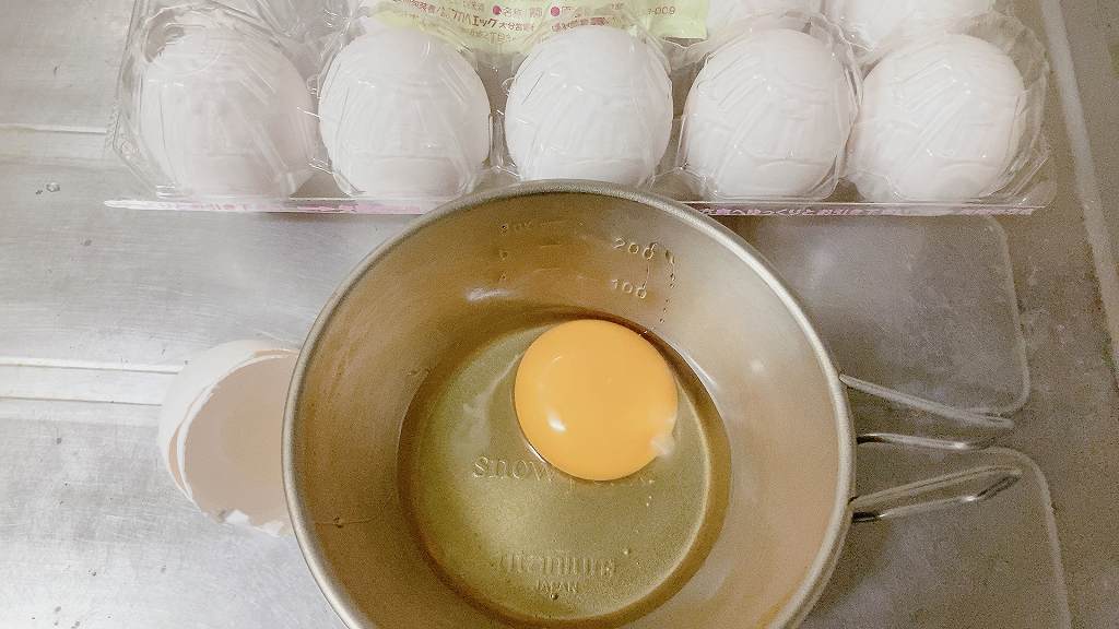 卵を溶く１　　　