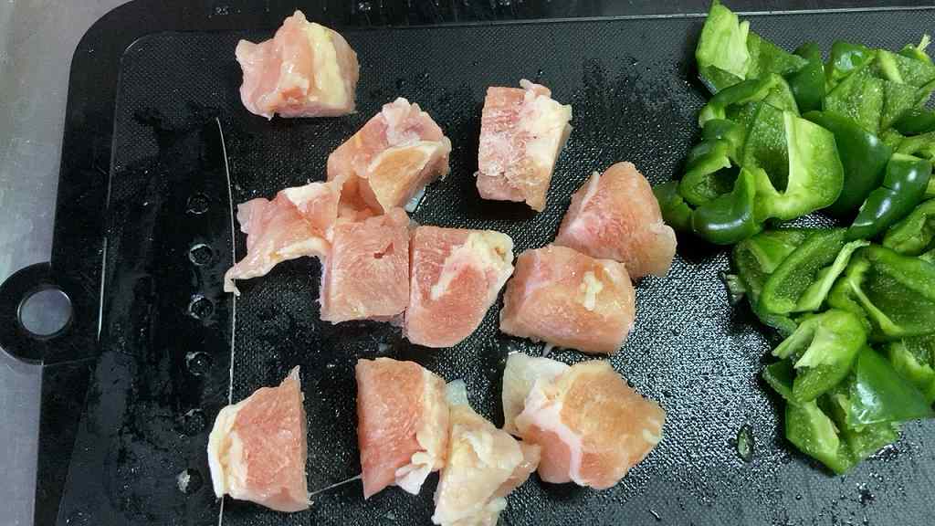 鶏肉カット２