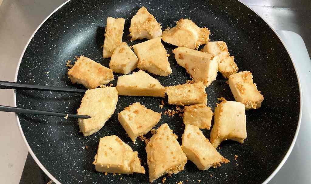 高野豆腐を炒める3