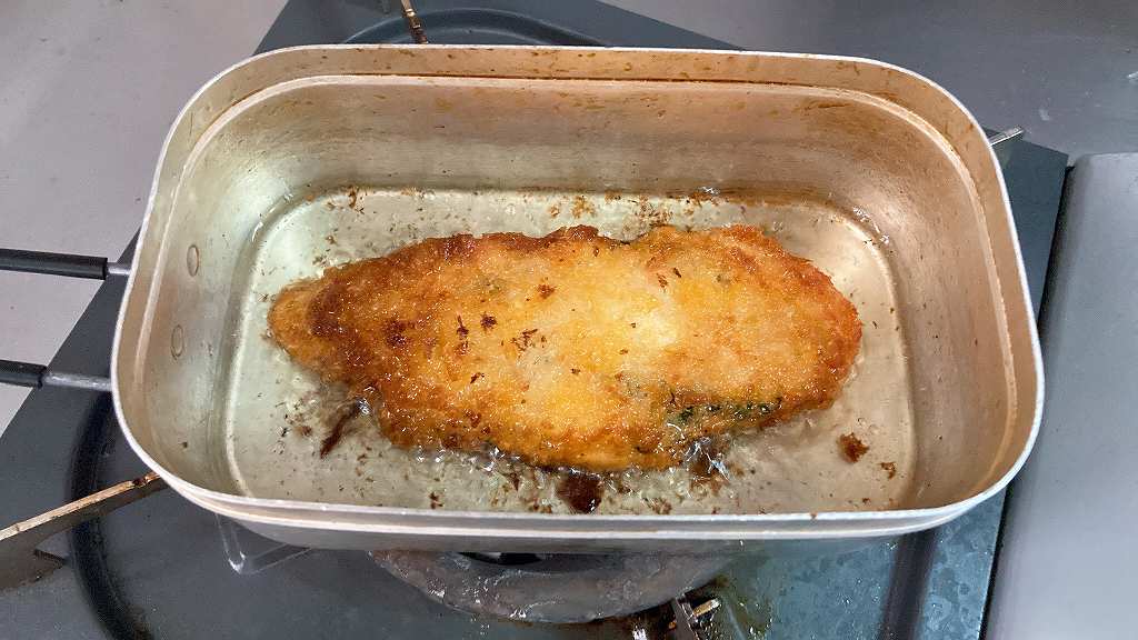 ササミしそカツを揚げる2