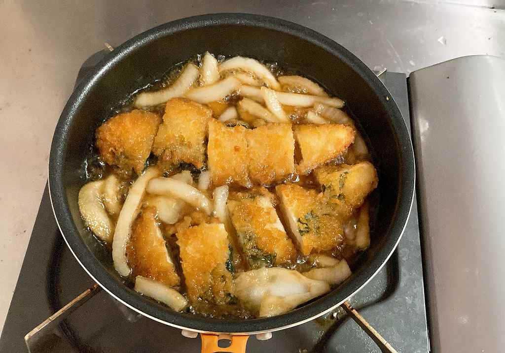 ササミしそカツを煮込む