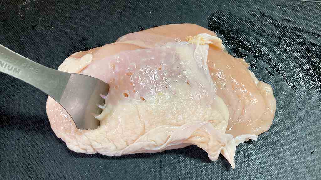 フォークで刺す