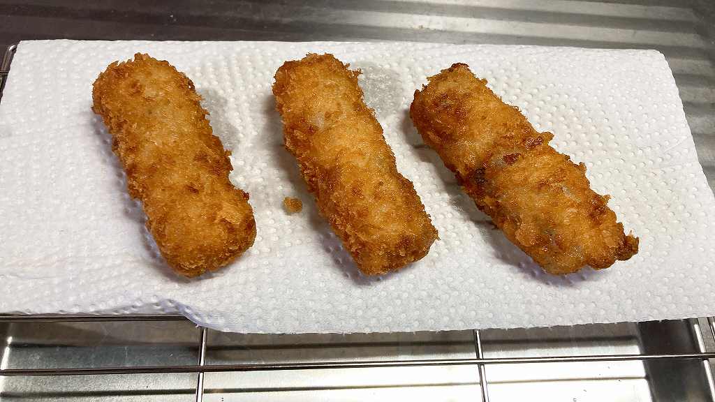 たらスティックフライを揚げる2