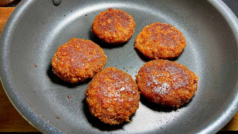 実食２、こつぶメンチカツを炒めたアイキャッチ