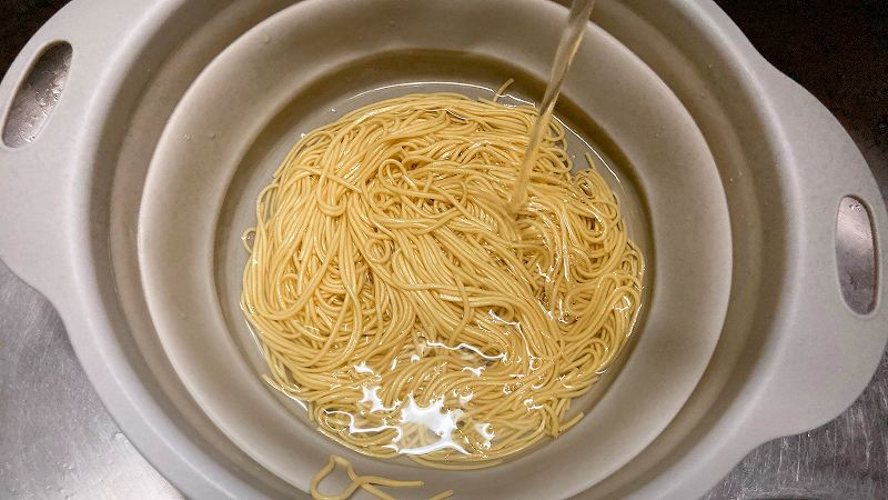 冷水で洗う