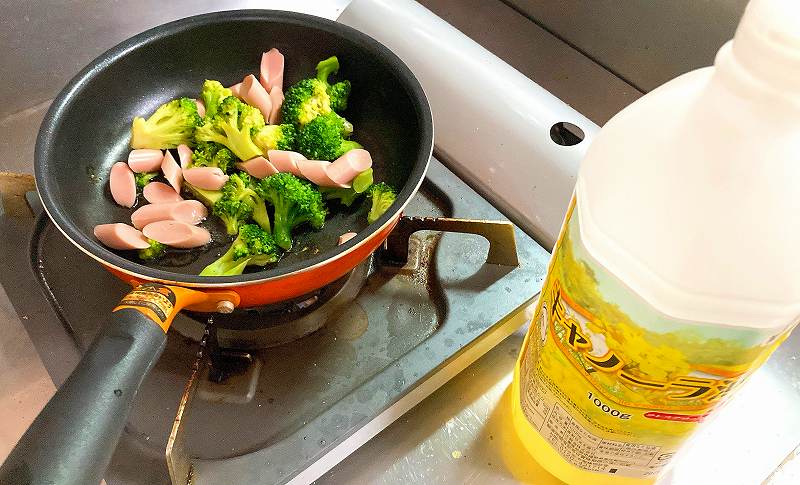 サラダ油と魚ソーイン