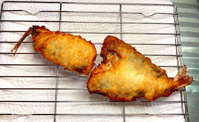 あじフライを揚げる2