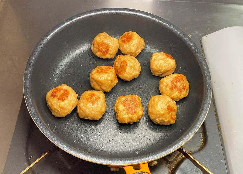 フライパンで炒める２