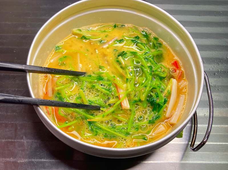 卵液に入れて混ぜる