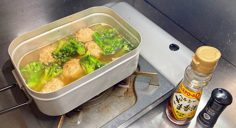 ごま油、黒こしょうイン