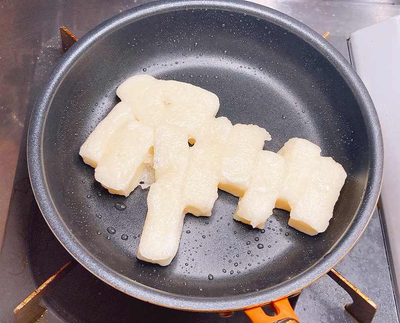 餅を炒める２
