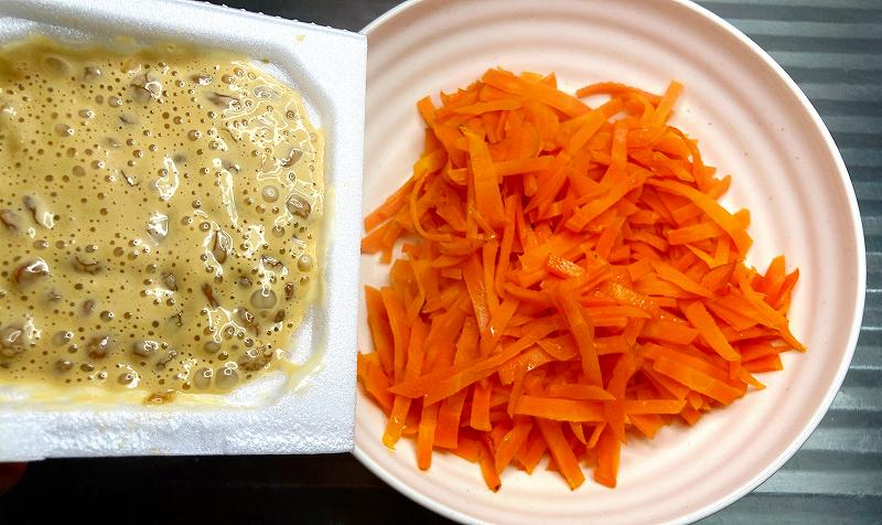 ソースを掛ける