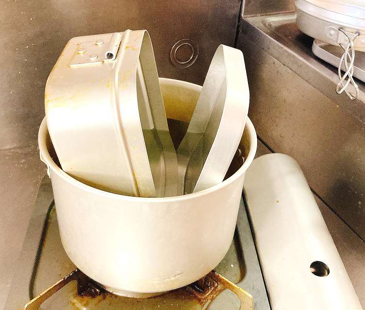 ラージメスティンを浸す