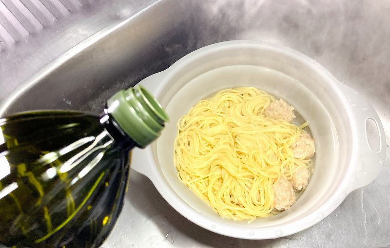 パスタにオリーブオイル