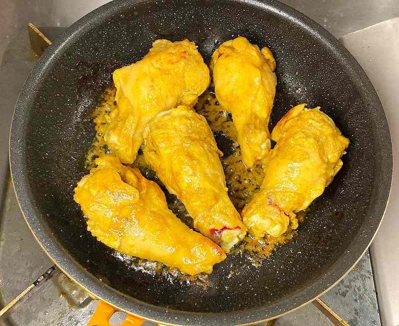 蓋をして炒める