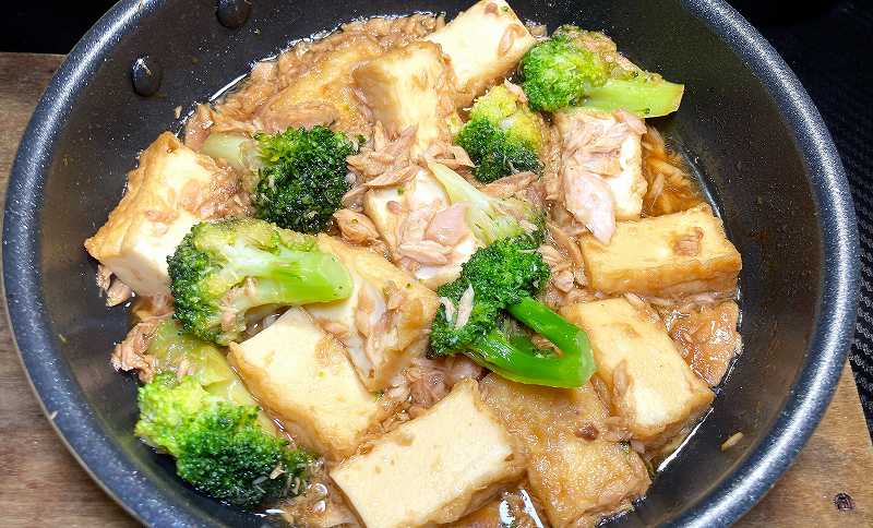 実食２、ツナと厚揚げとブロッコリーの煮物