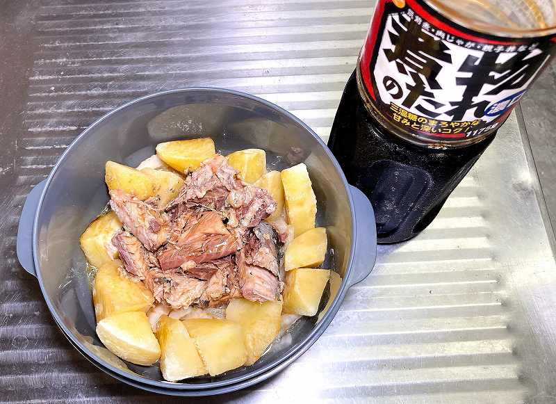 具材をボウルに
