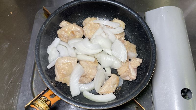 鶏肉炒める