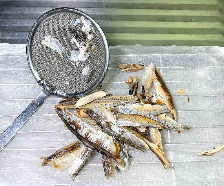 煮干しを取り出す2