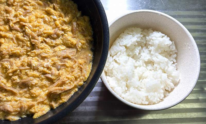 ご飯にオン