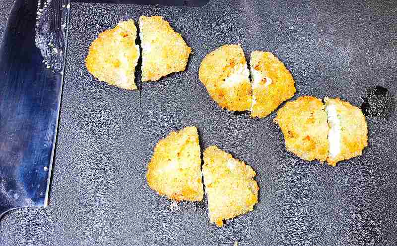 カツをカット